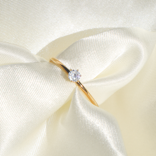 Petite Solus Diamond Ring